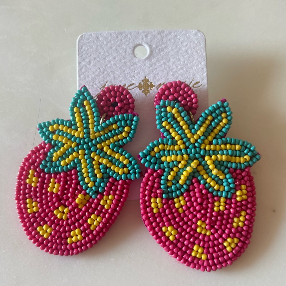Jane Marie Strawberry beaded earrings NWT